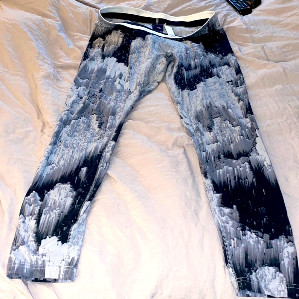 Worn once NIKE WORK OUT REGULAR LENGTH PANTS